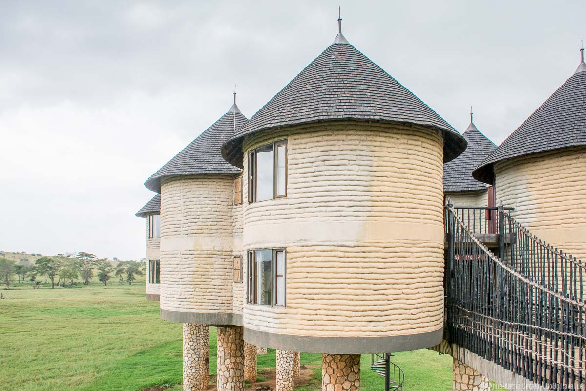 96 Zimmer auf zwei Etagen in der Salt Lick Lodge in Taita Hills