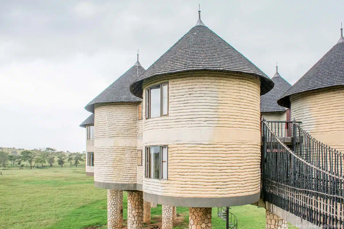 96 Zimmer auf zwei Etagen in der Salt Lick Lodge in Taita Hills 96 Zimmer auf zwei Etagen in der Salt Lick Lodge in Taita Hills