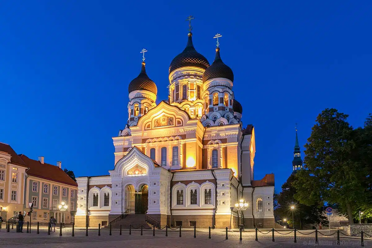 Die Alexander-Newski-Kathedrale am Abend