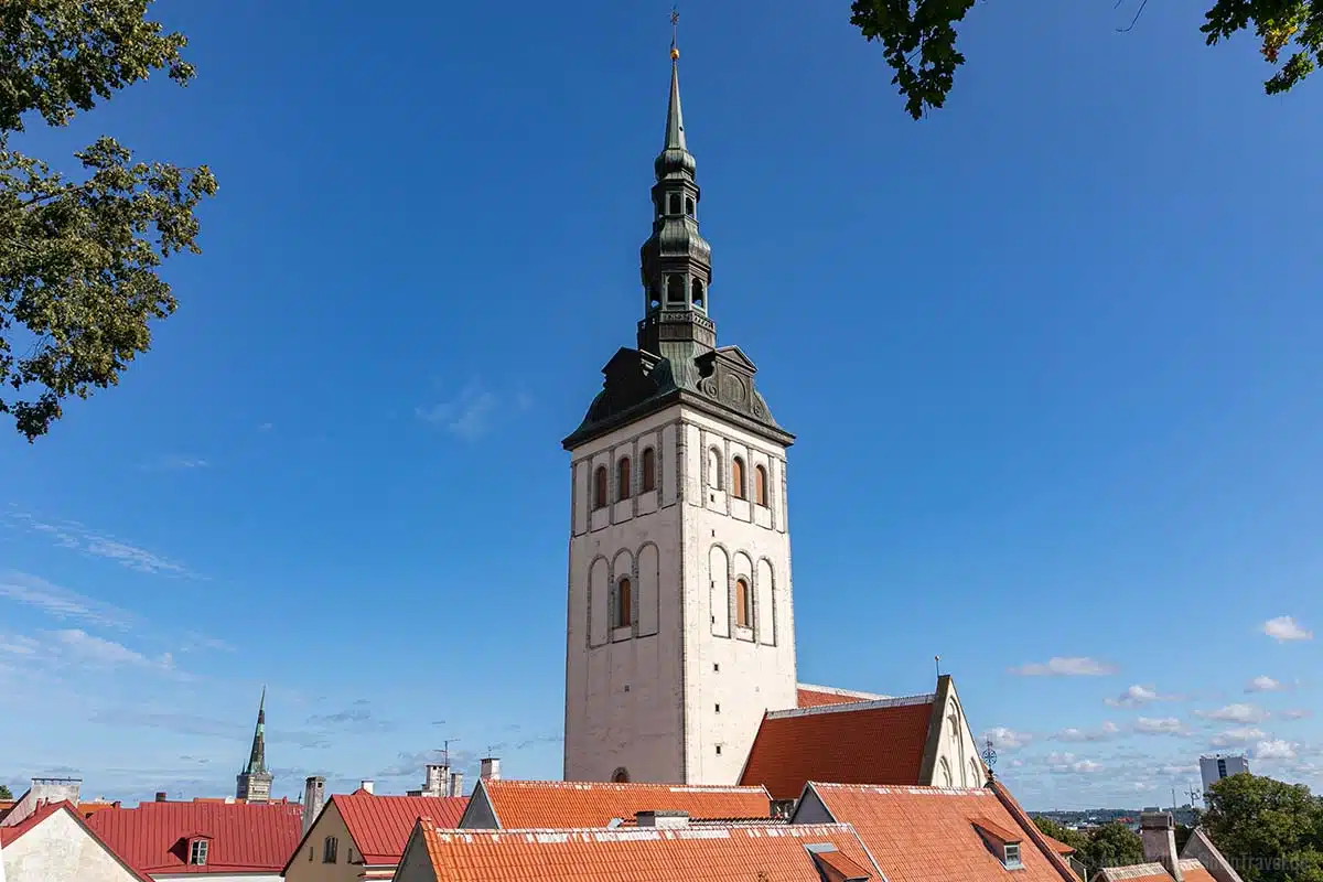 Der Kirchturm der St. Nikolaikirche