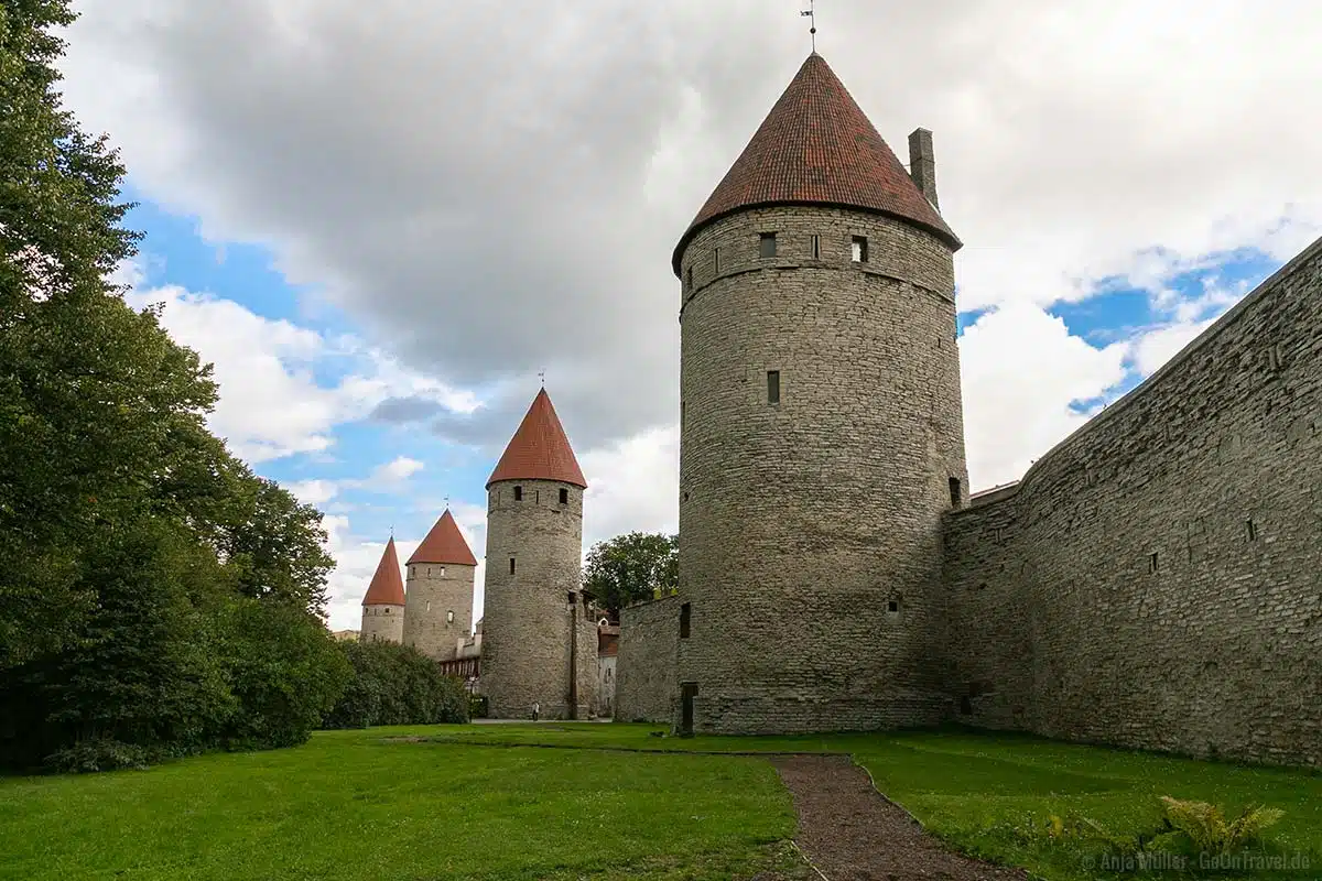 Die Stadtmauer mit ihren Türmen Die Stadtmauer mit ihren Türmen