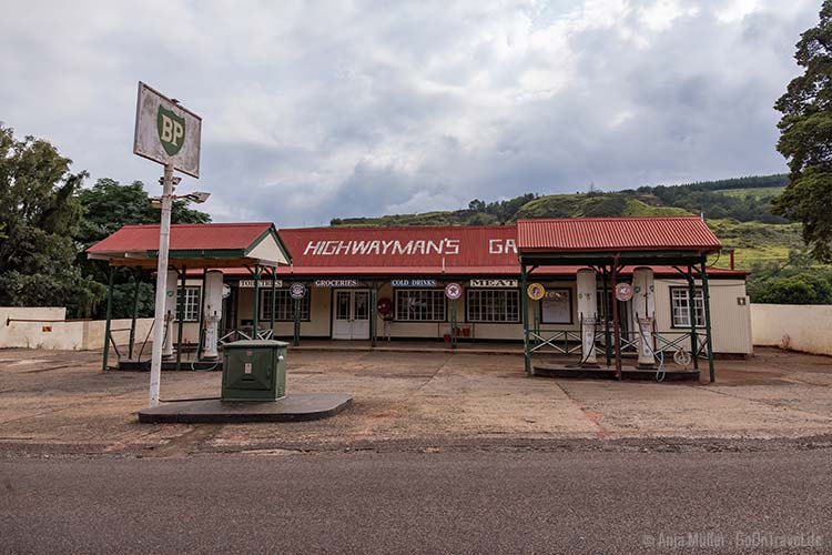 Eine alte historische Tankstelle in Pilgrim’s Rest Eine alte historische Tankstelle in Pilgrim’s Rest