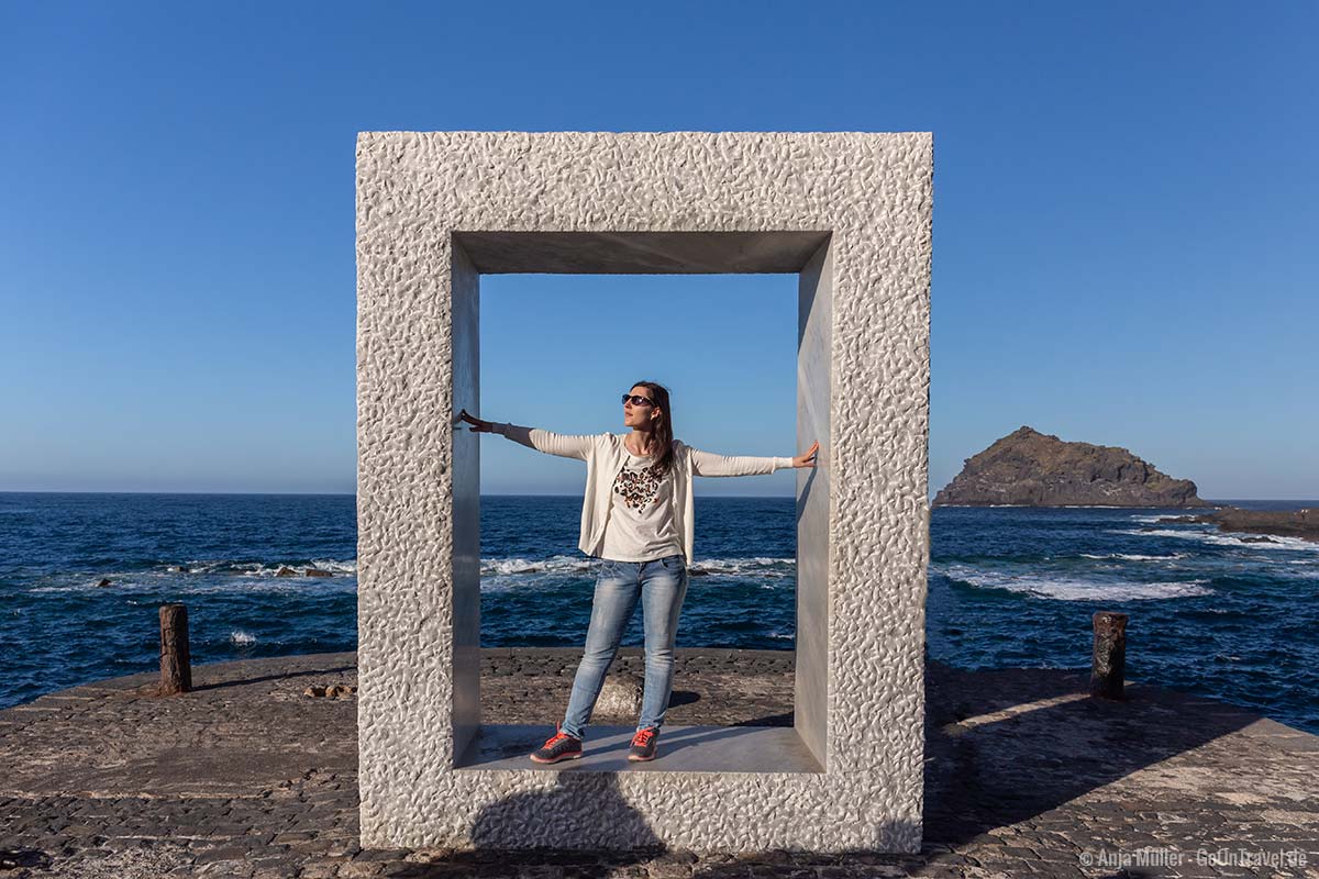 Die Frame Skulptur auf dem Pier in Garachico Die Frame Skulptur auf dem Pier in Garachico