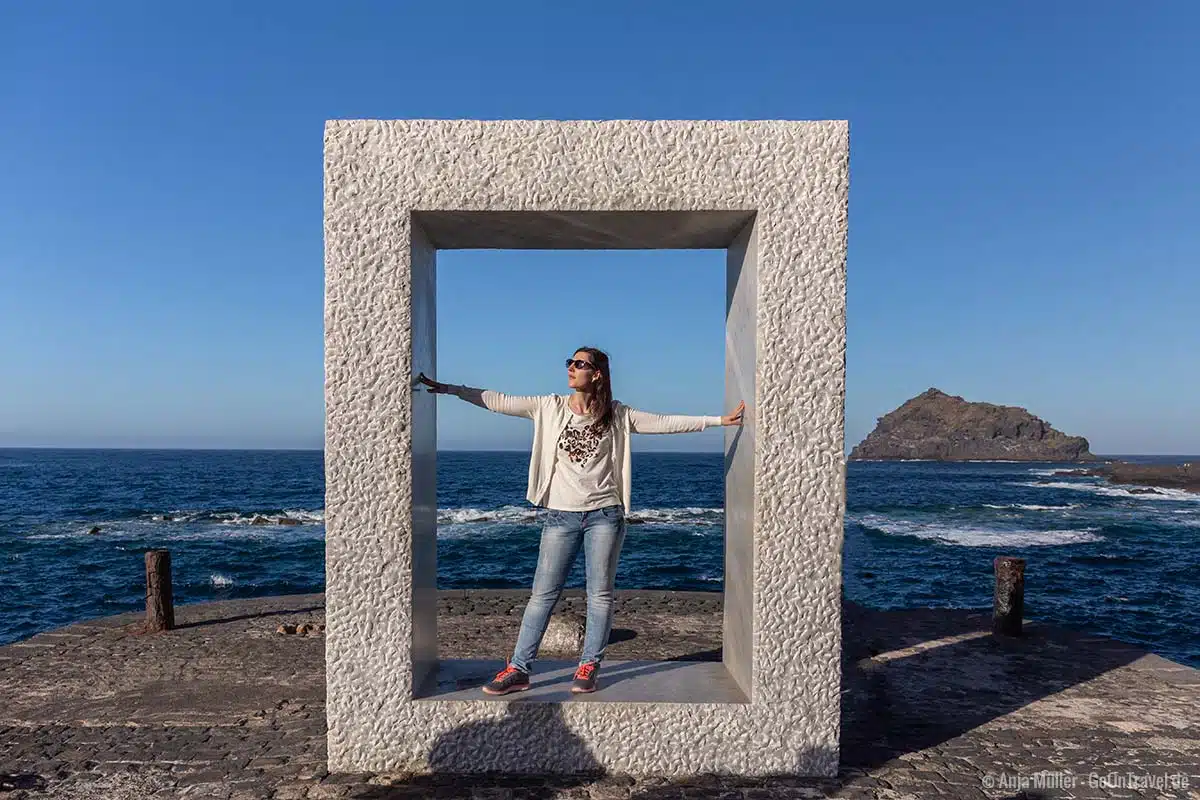 Die Frame Skulptur auf dem Pier in Garachico Die Frame Skulptur auf dem Pier in Garachico