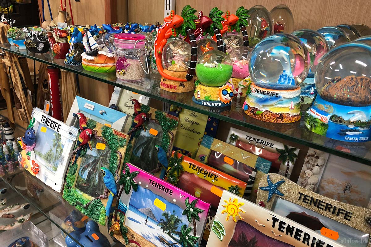 Jede Menge kitschiger Souvenirs Jede Menge kitschiger Souvenirs