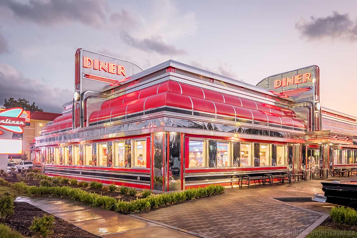 Sunliner Diner in Pigeon Forge Sunliner Diner in Pigeon Forge