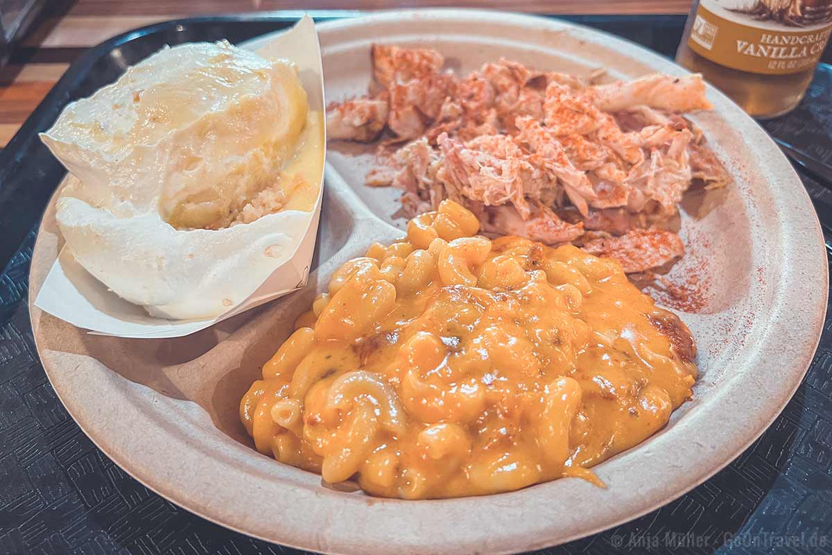 Mac N’ Cheese mit Pulled Chicken und Banana Pie Mac N’ Cheese mit Pulled Chicken und Banana Pie