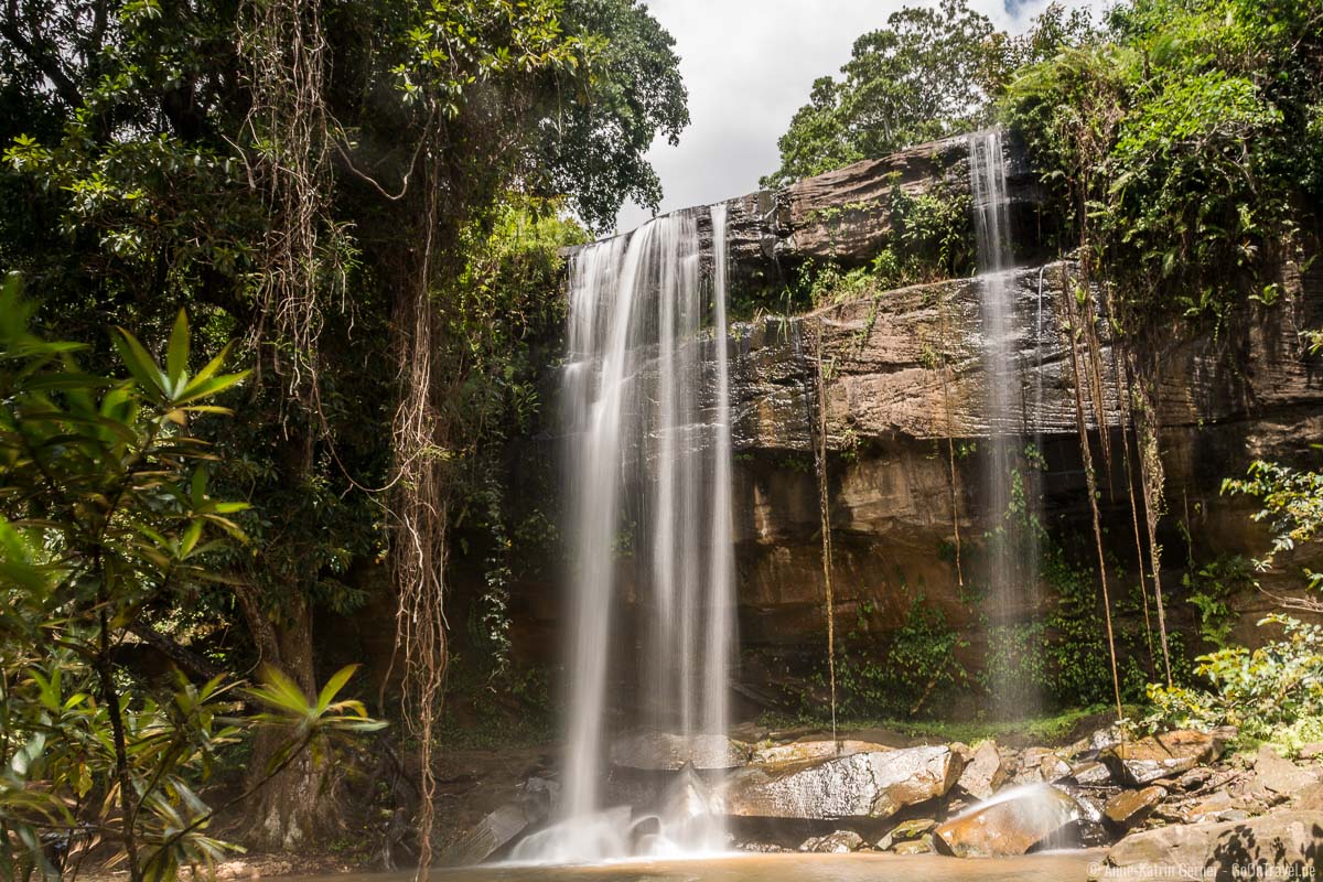 Der Sheldrick Wasserfall lässt sich mit einer geführten Wanderung in Shimba Hills erreichen