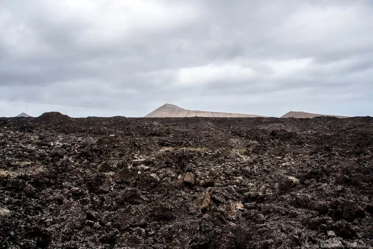 Blick von der Aussichtsplattform im Besucherzentrum Timanfaya Blick von der Aussichtsplattform im Besucherzentrum Timanfaya