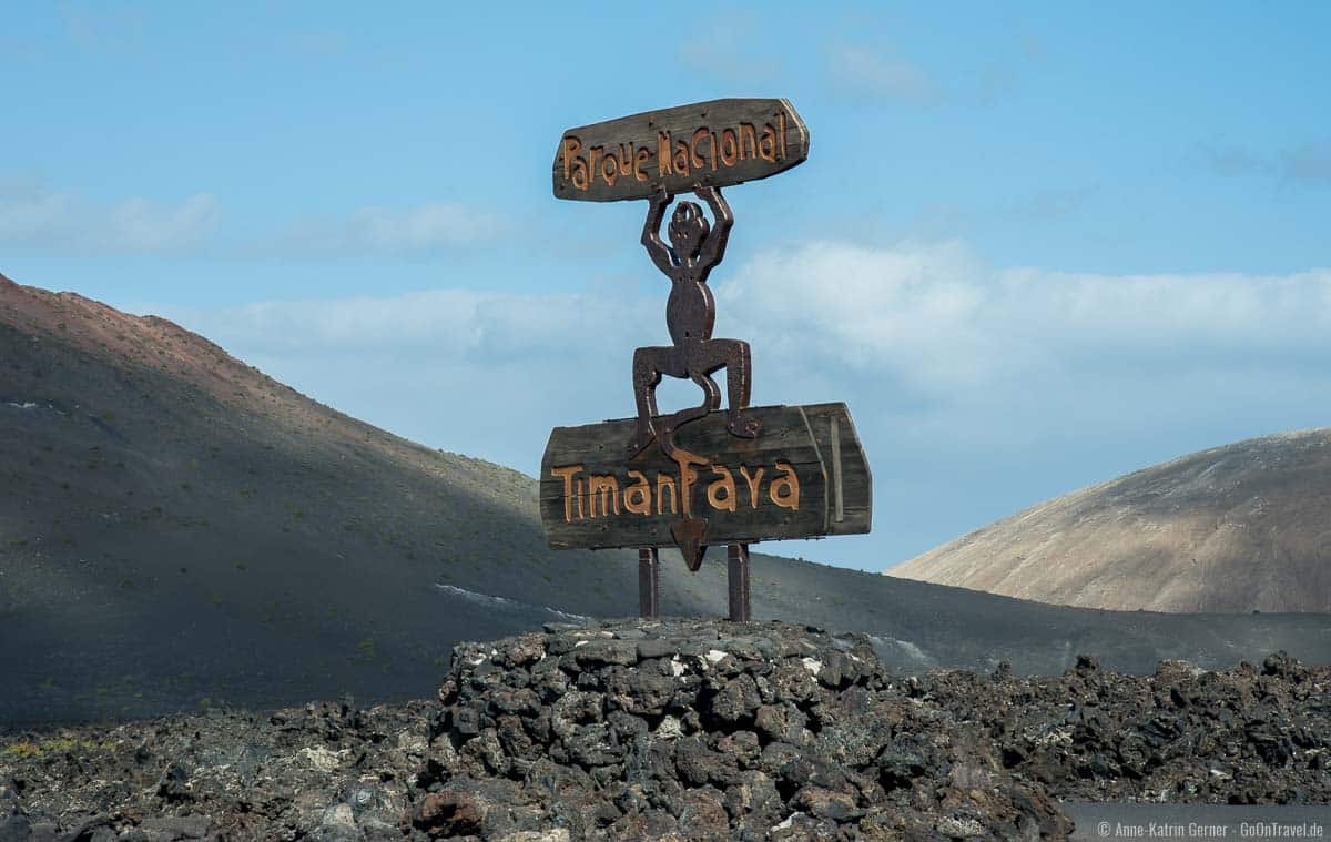 Der von César Manrique entworfenen Teufel markiert den Timanfaya Nationalpark