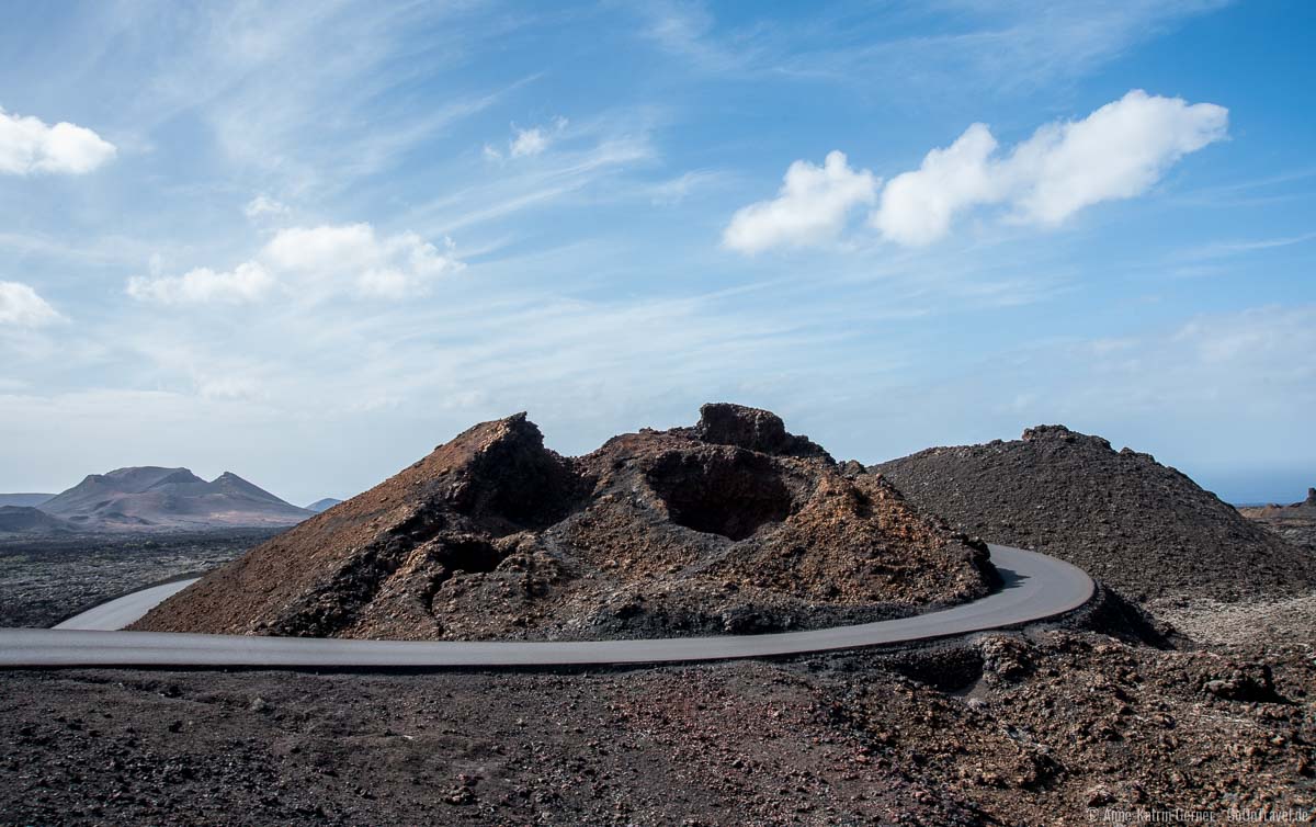 Atemberaubende Kraterlandschaften im Land der Feuerberge von Lanzarote