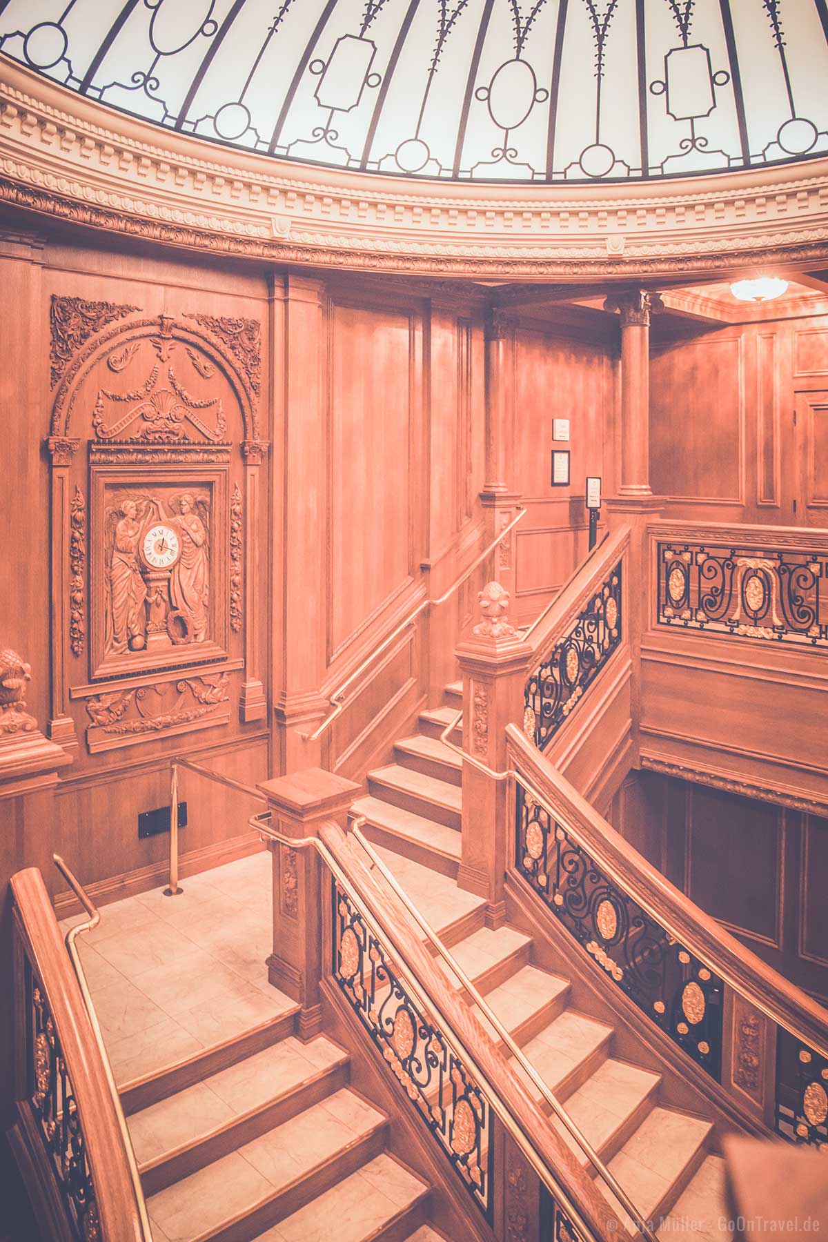 Originaler Nachbau der Grand Staircase Originaler Nachbau der Grand Staircase