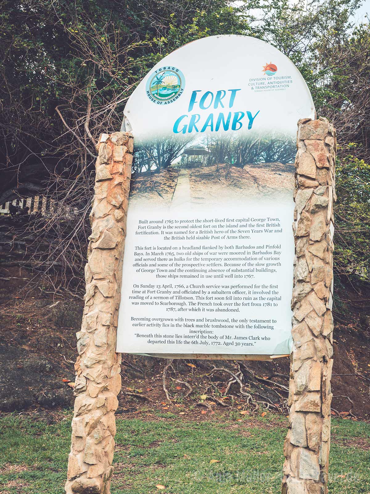 Eingangsschild zu Fort Granby
