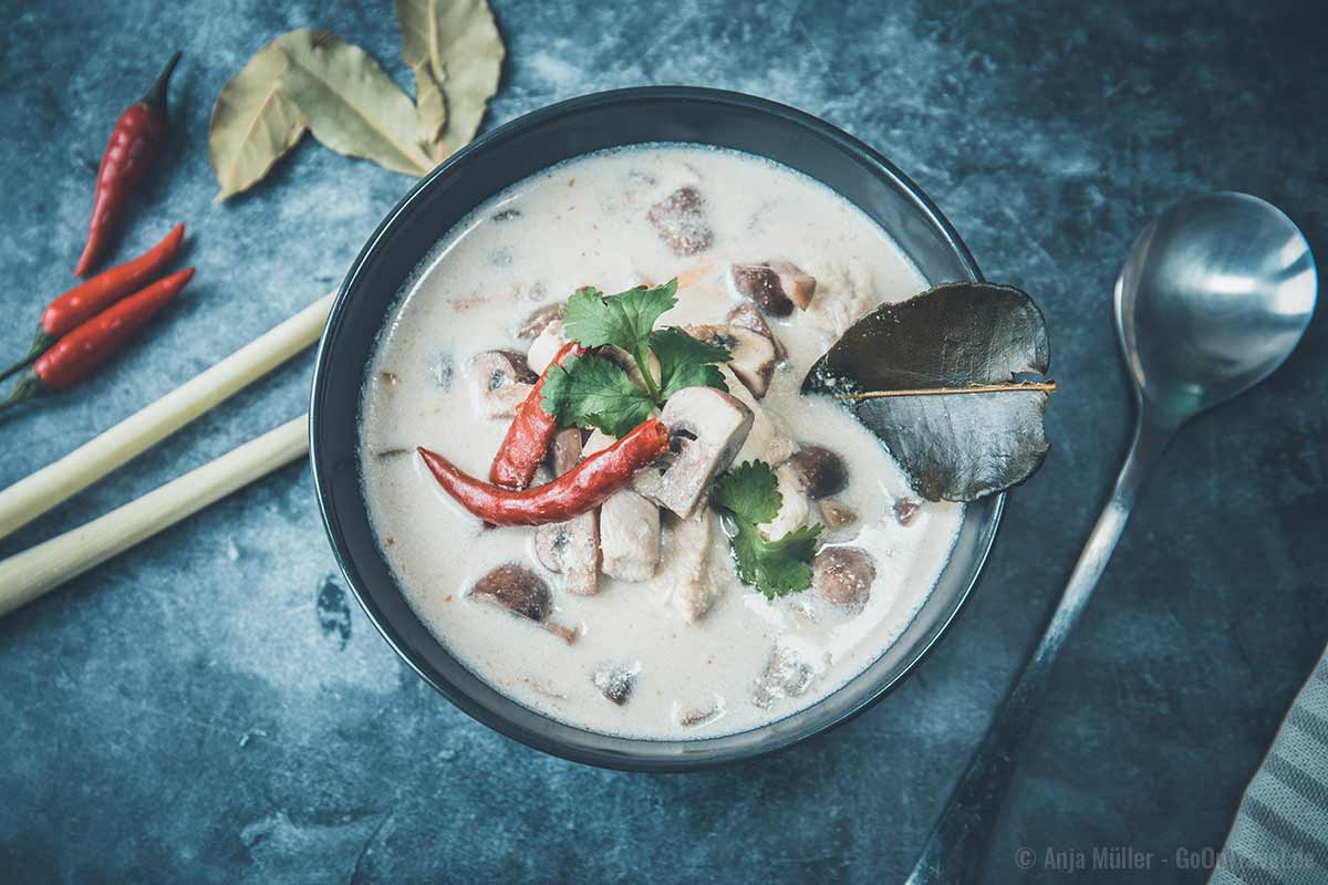 Tom Kha Gai Suppe Rezept aus der thailändischen Küche