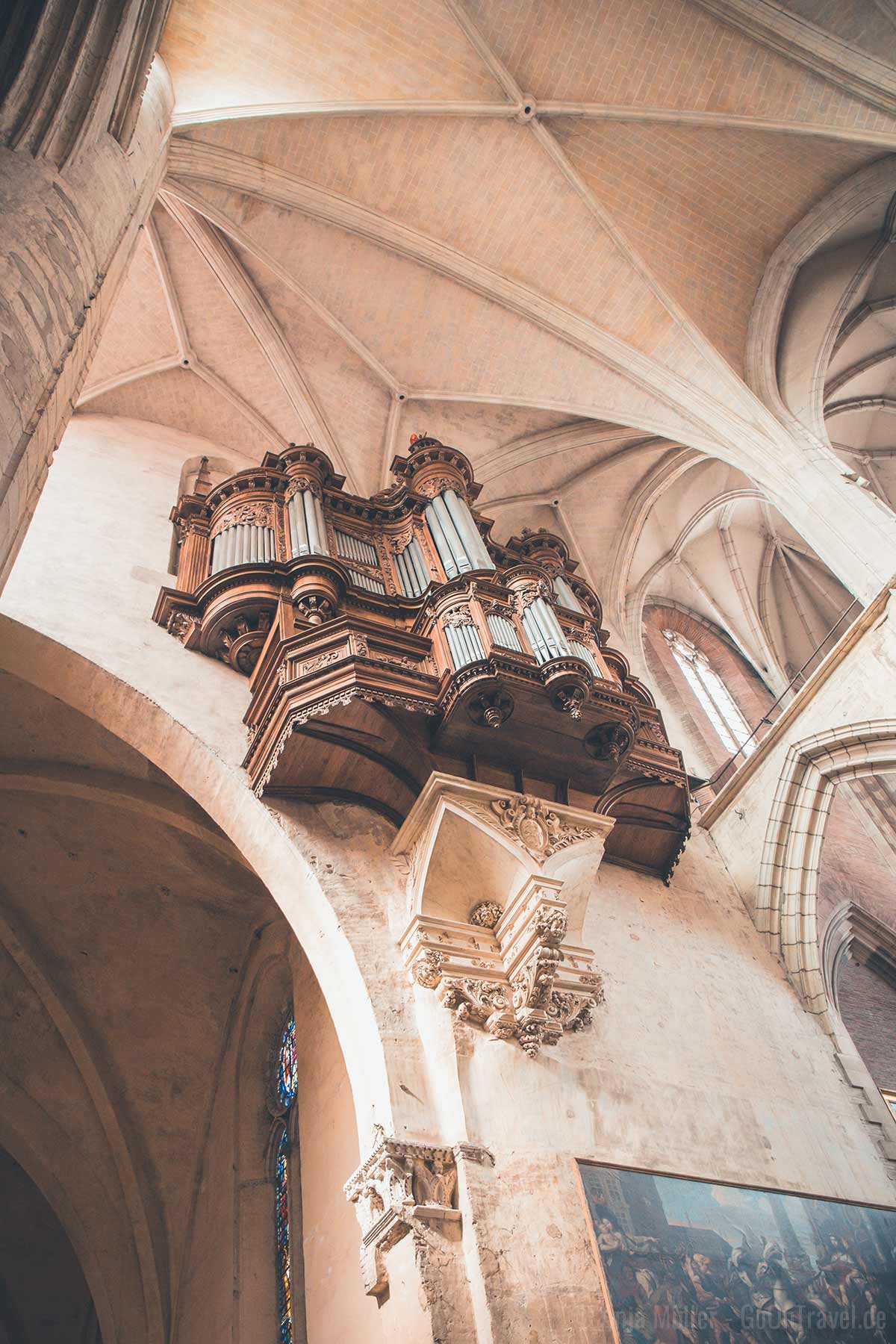 Die älteste Orgel in Toulouse in Schwalbennest-Form