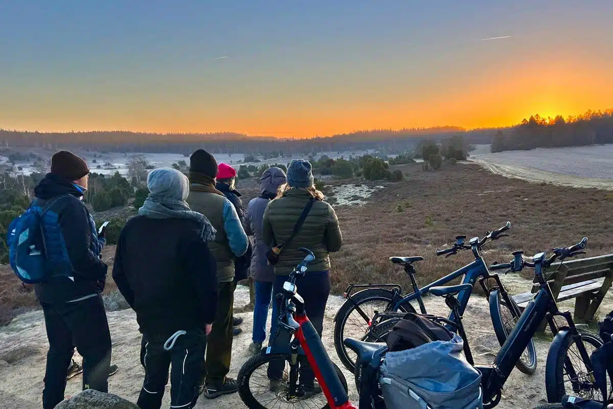 Warten auf den Sonnenaufgang in der Lünebürger Heide Warten auf den Sonnenaufgang in der Lünebürger Heide