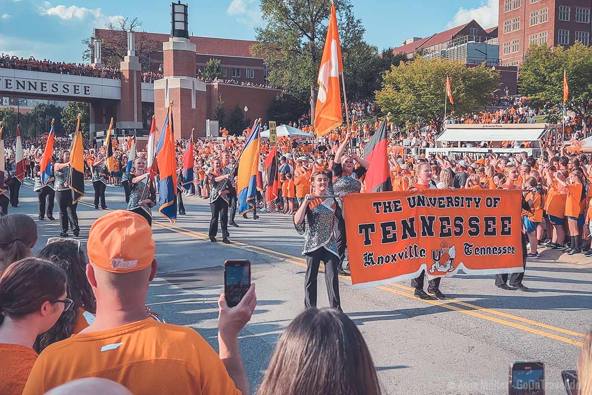 Die Farben der University of Tennessee sind Orange und Weiß