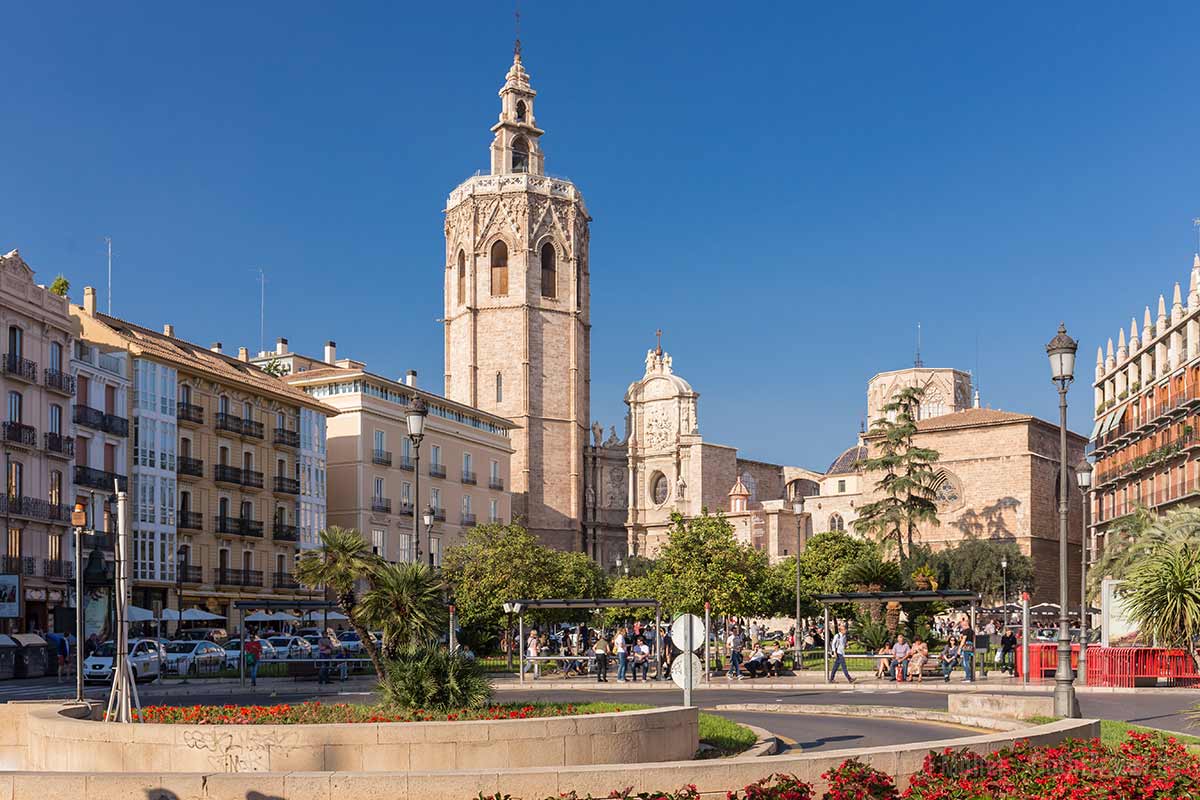 Kirchturm Torre del Micalet am Platz la Reina