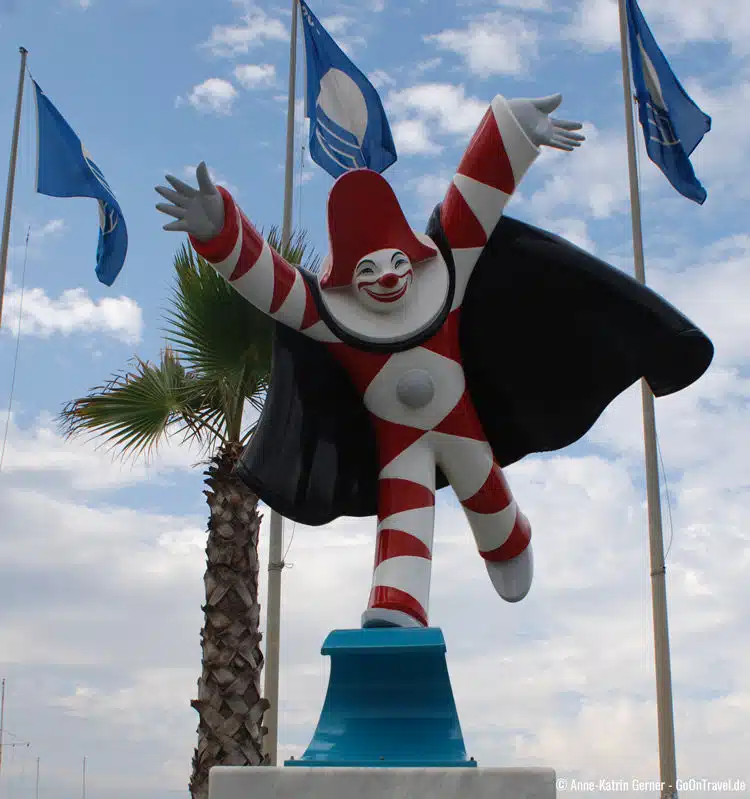 Burlamacco ist die Karnevalsfigur von Viareggio Burlamacco ist die Karnevalsfigur von Viareggio
