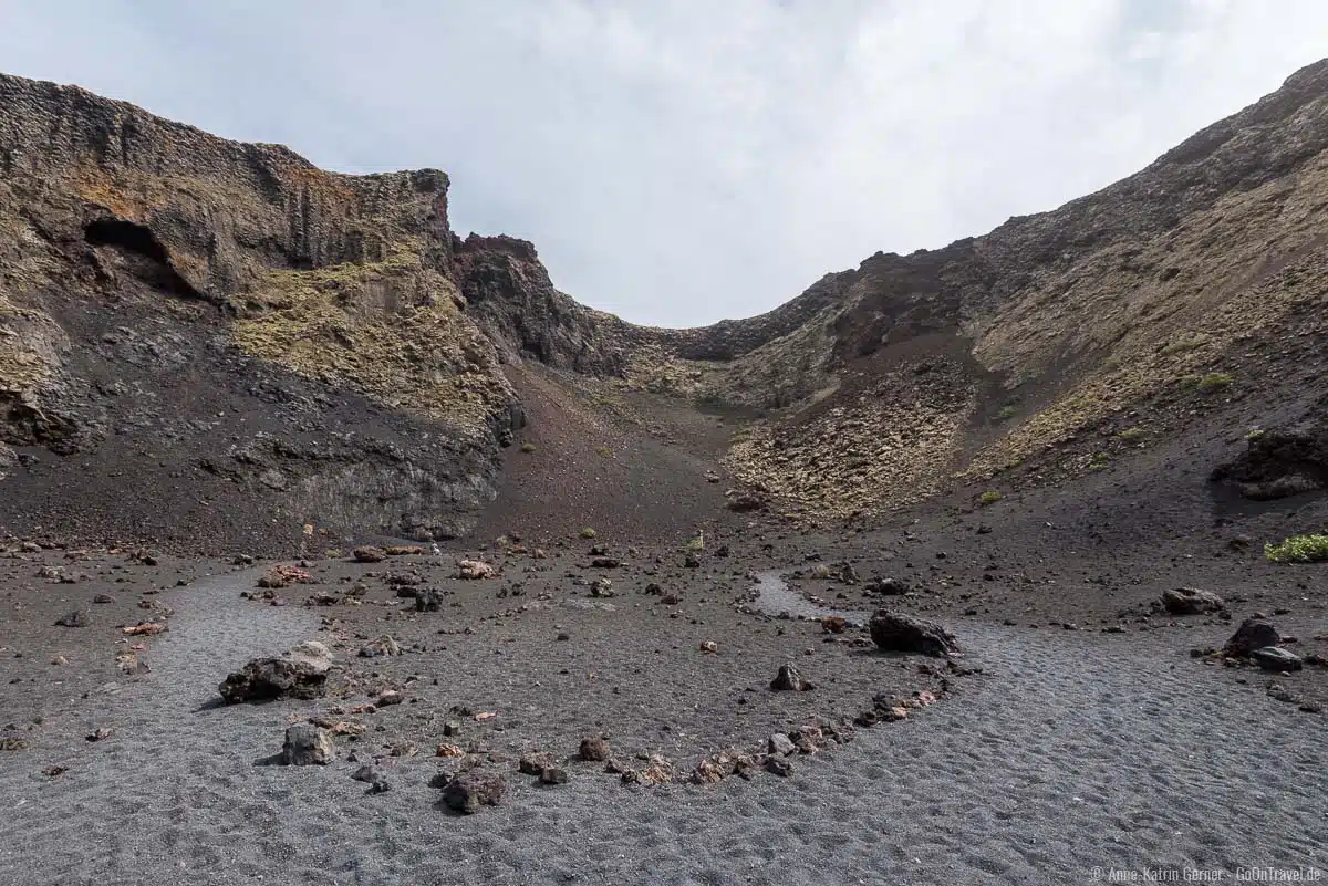 Rundwanderweg durch den Kraterkessel
