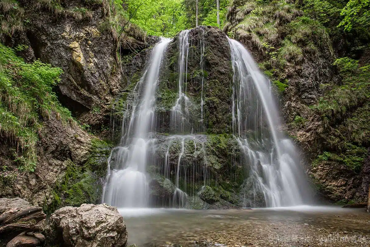Wunderschön sind die Josefsthaler Wasserfälle Wunderschön sind die Josefsthaler Wasserfälle