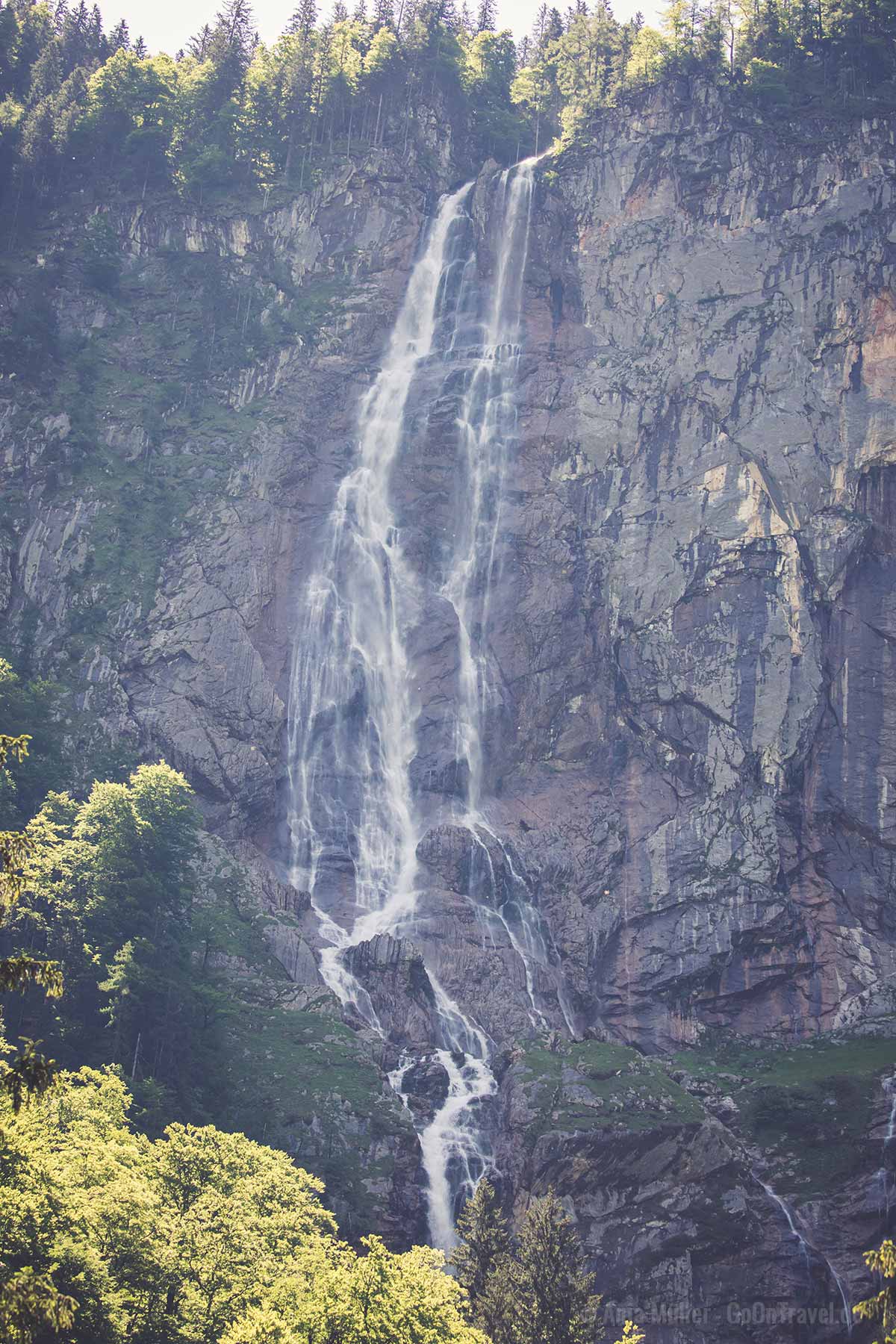 Röthbachfall mit einer Fallhöhe von 470 Metern Röthbachfall mit einer Fallhöhe von 470 Metern