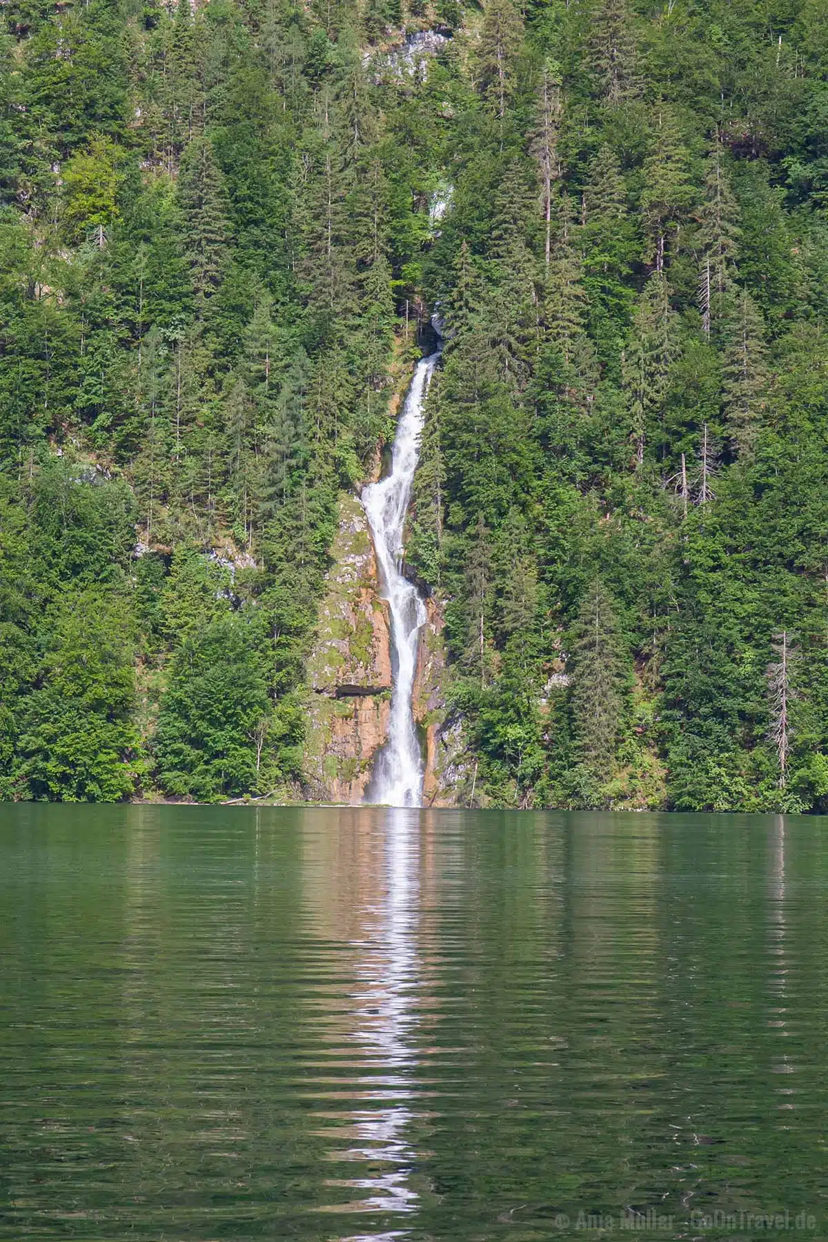 Einer der spektakulärsten Wasserfälle in Bayern - der Schrainbach Wasserfall am Königssee Einer der spektakulärsten Wasserfälle in Bayern - der Schrainbach Wasserfall am Königssee