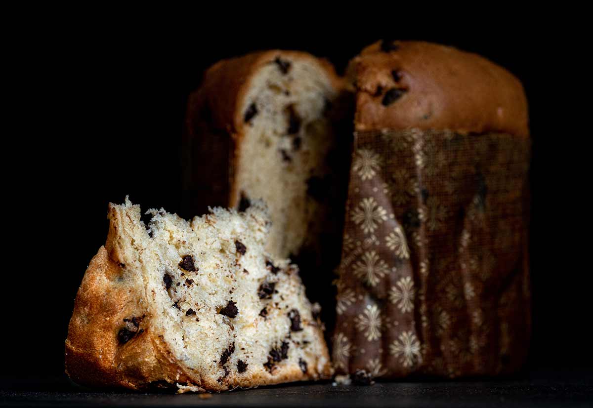 Der Pandoro ähnelt dem Panettone, ist aber mit Schokolade. Der Pandoro ähnelt dem Panettone, ist aber mit Schokolade.