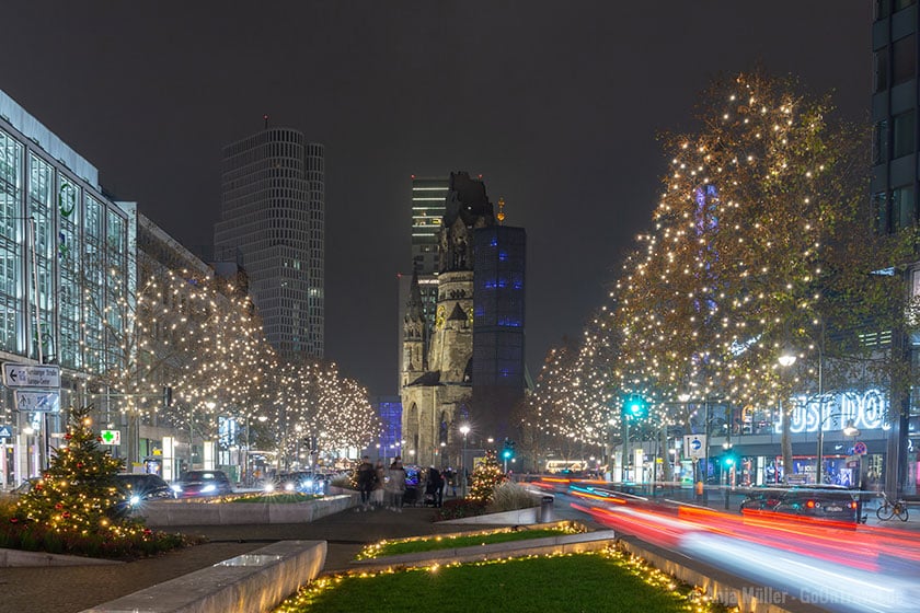 Weihnachtsbeleuchtung mit Blick auf dieGedächtniskirche in Berlin