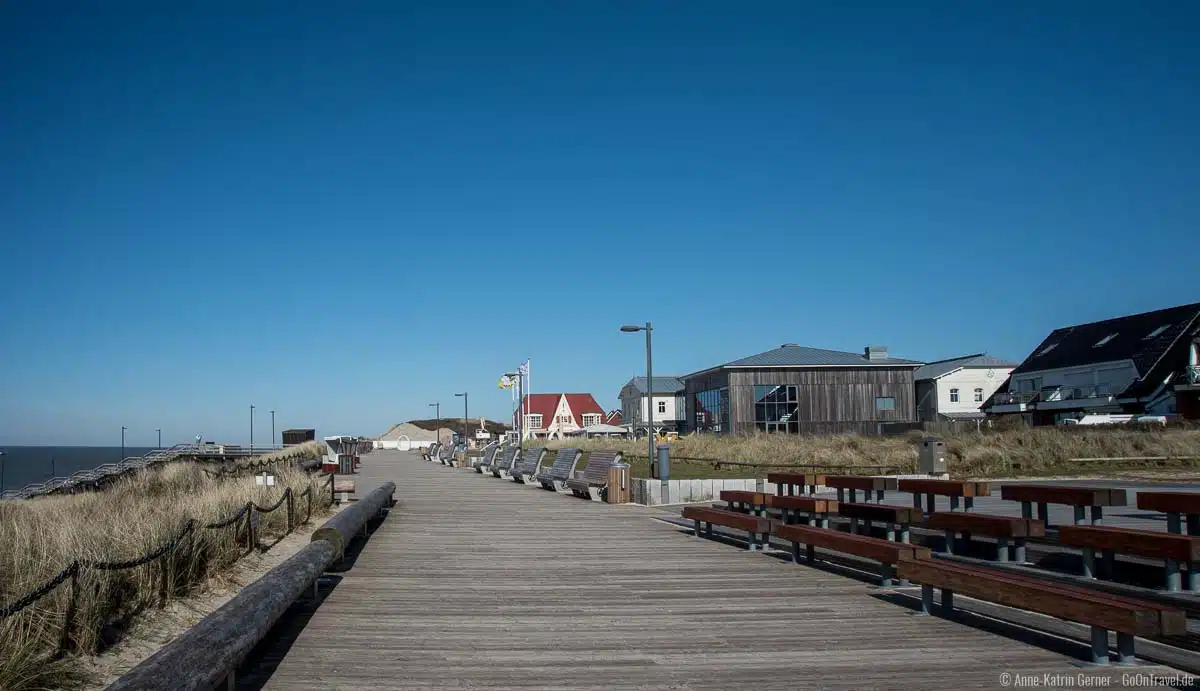 Der Kursaal³ befindet sich direkt an der Promenade von Wenningstedt Der Kursaal³ befindet sich direkt an der Promenade von Wenningstedt