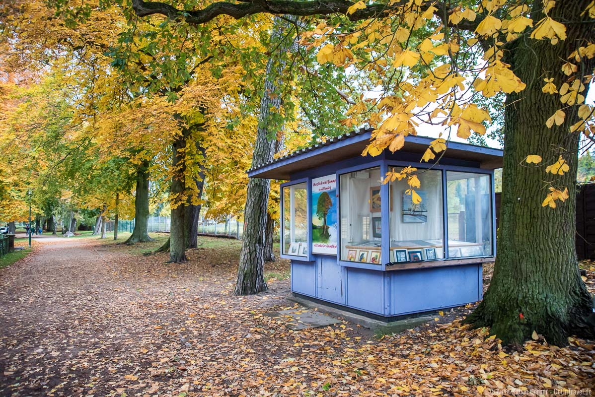 Seepromenade in Altenhof im Herbst