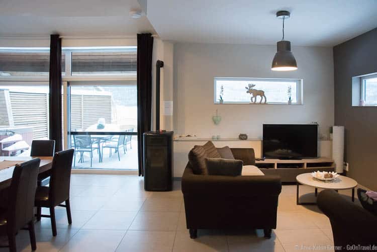 Wohn-Essbereich mit Terrassenzugang und Blick in die Ardennen Wohn-Essbereich mit Terrassenzugang und Blick in die Ardennen