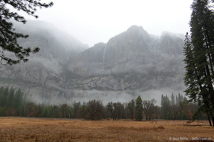 Der Yosemite Fall aus der Ferne