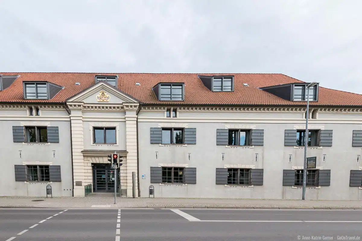 Das Zeughaus von Wismar ist jetzt die Stadtbibliothek Das Zeughaus von Wismar ist jetzt die Stadtbibliothek