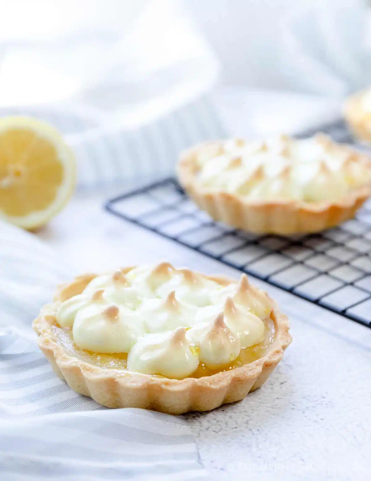 Zitronen Tartelettes sind süß und erfrischend zugleich. Zitronen Tartelettes sind süß und erfrischend zugleich.