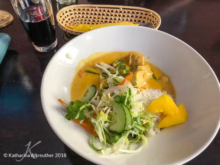 Restauranttipps Berlin: Mangocurry mit Reis im Nem &amp; More