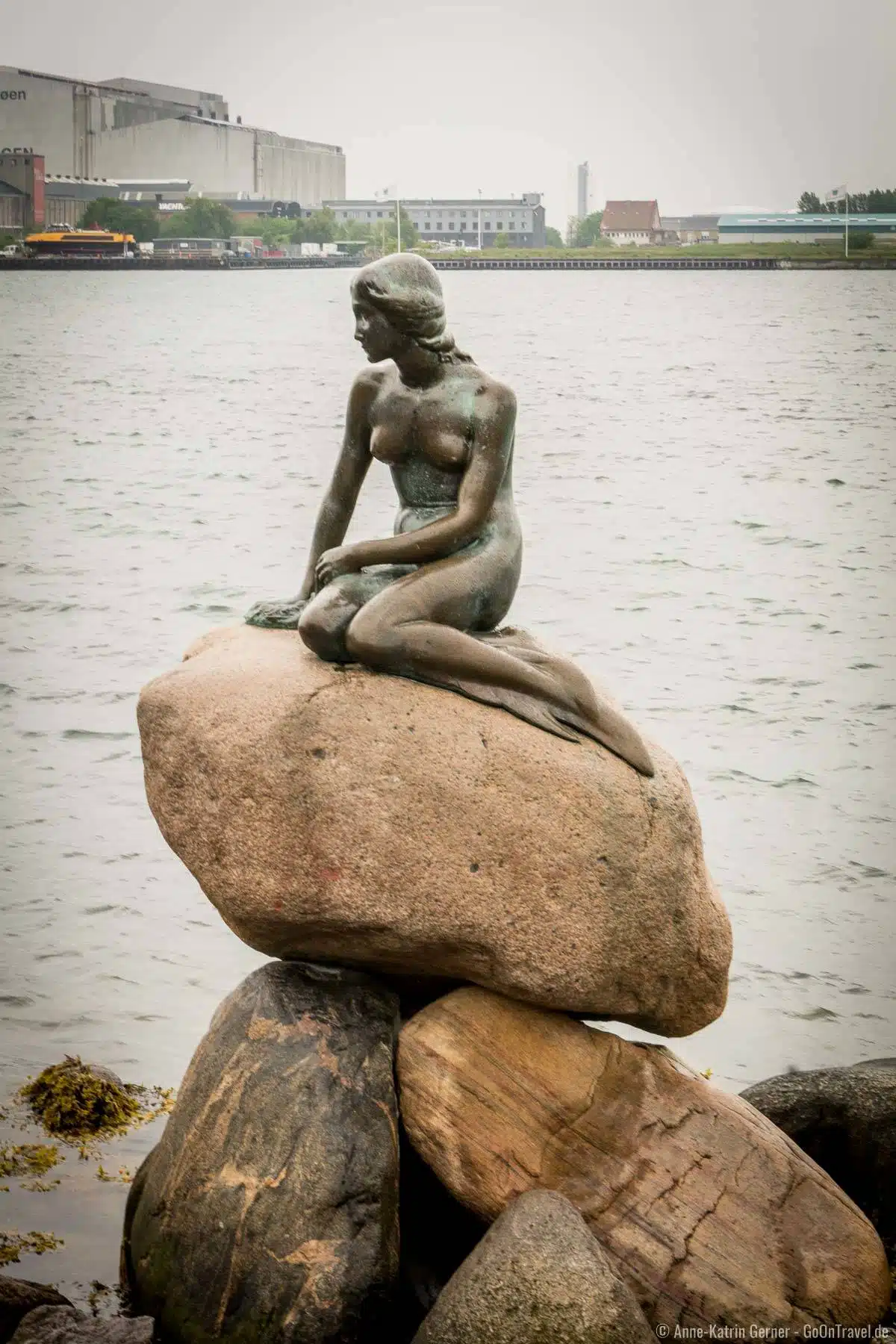 die kleine Meerjungfrau, das Wahrzeichen von Kopenhagen die kleine Meerjungfrau, das Wahrzeichen von Kopenhagen