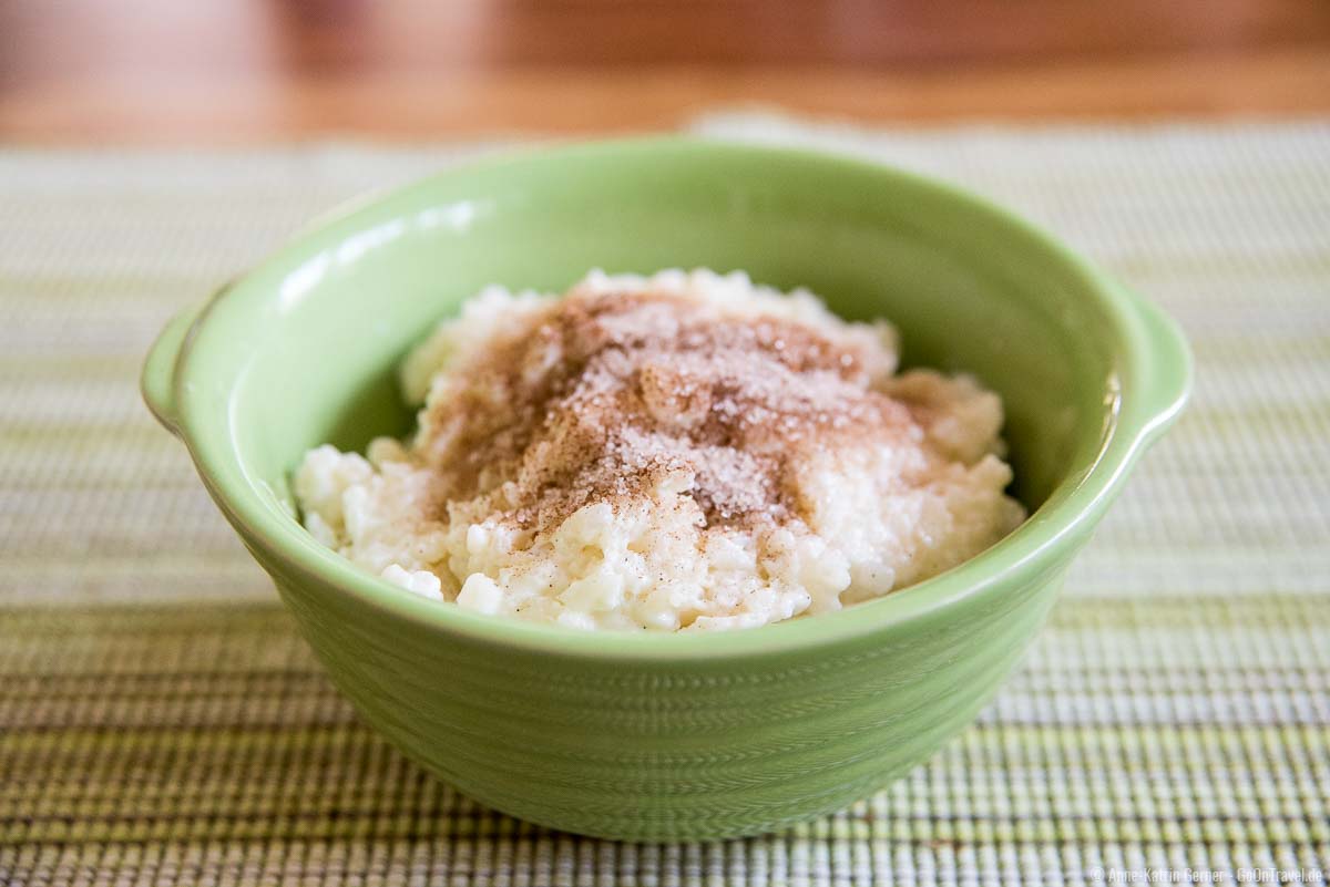 Schmeckt warm oder kalt: Milchreis mit Zimtzucker